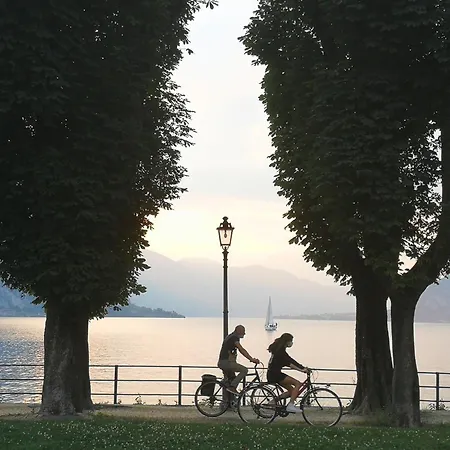 Big Romantic Lake View & Terrace Apartment *