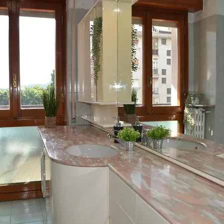 Big Romantic Lake View & Terrace Apartment