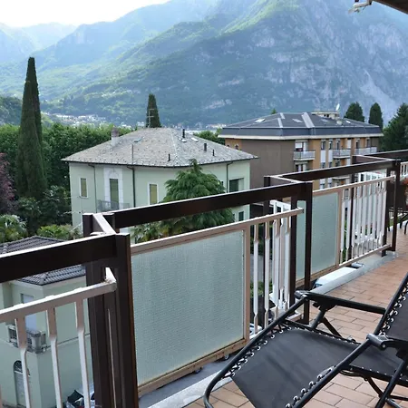 Big Romantic Lake View & Terrace Apartment Lecco